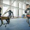 אטלס וספוט הרובוטים של בוסטון דיינמיקס רוקדים