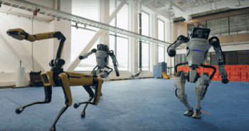 אטלס וספוט הרובוטים של בוסטון דיינמיקס רוקדים