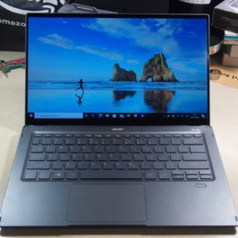 Acer Swift 5 במבט מהחזית