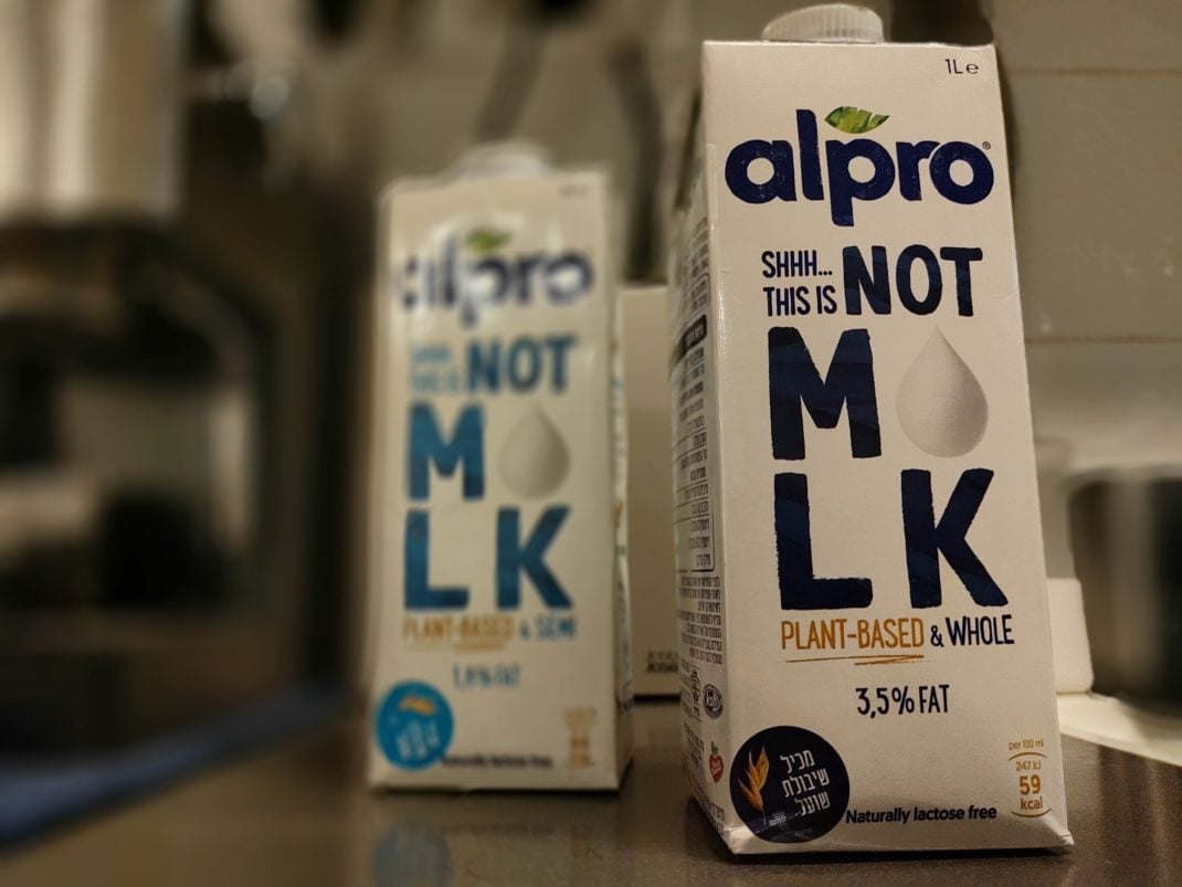 ששש...זה לא חלב, shhh...it's not milk