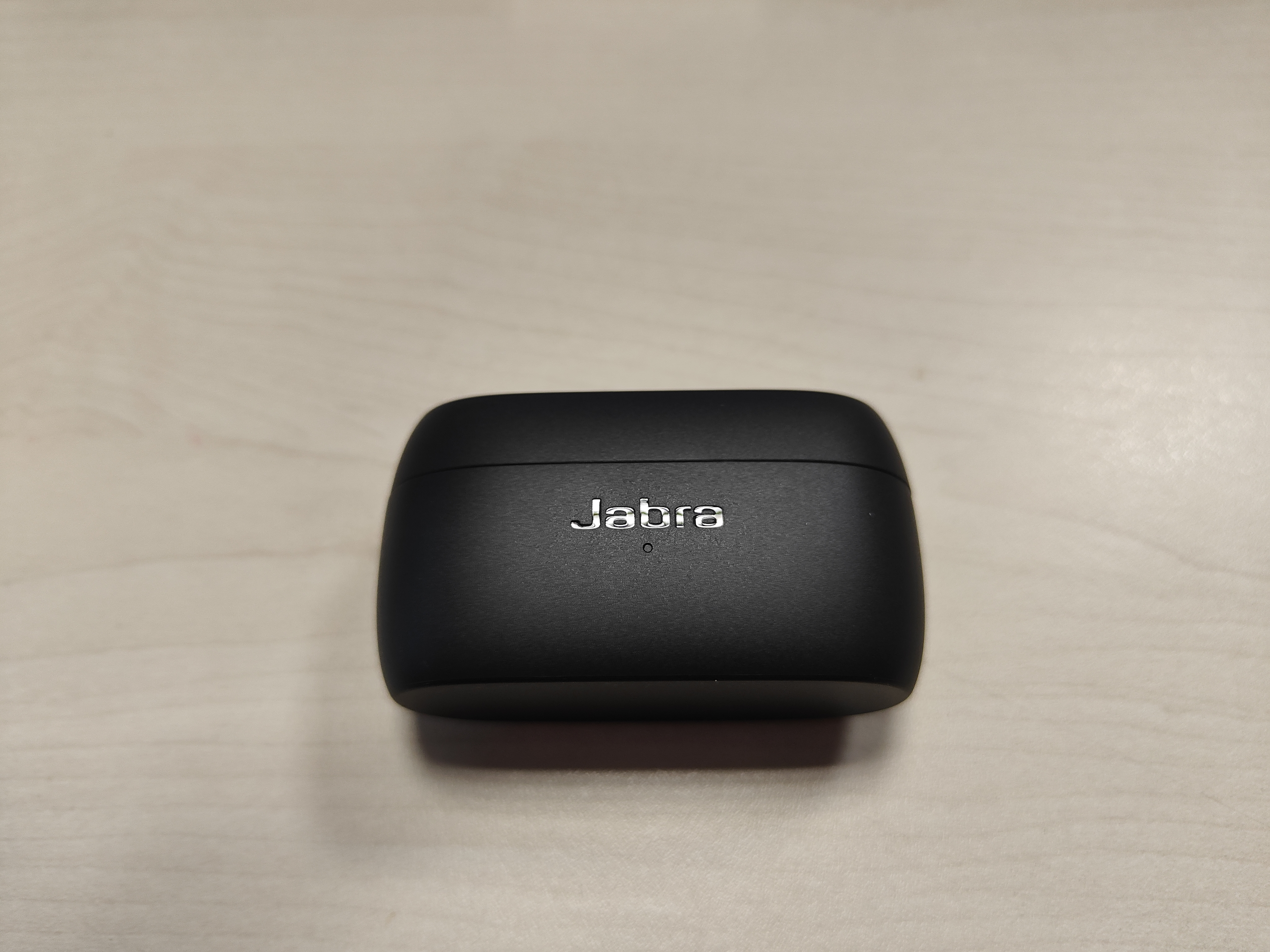 הקייס של Jabra Elite 4